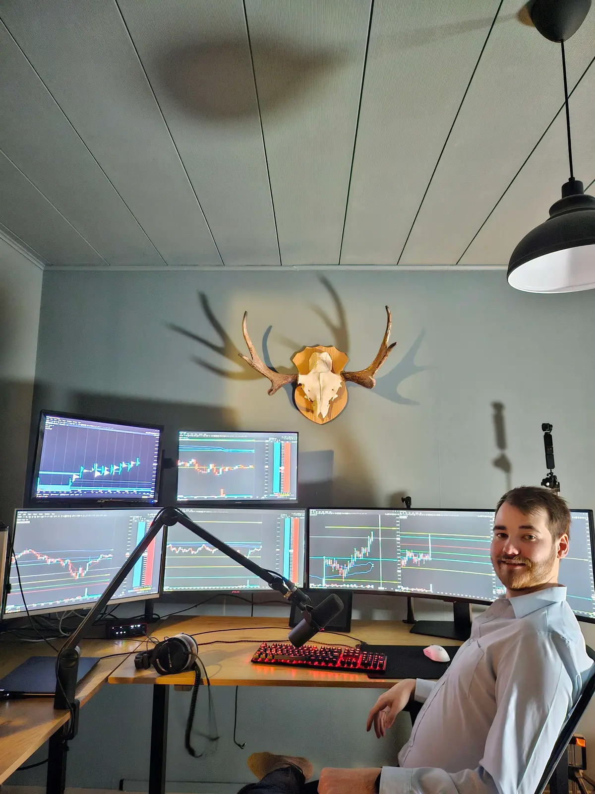Jusell at his professional trading station with multiple monitors